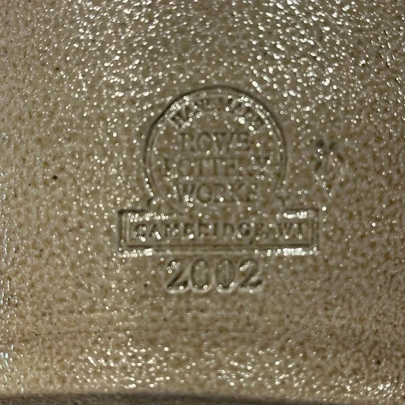 Vintage 2002 Rowe Pottery**Limited Edition**Albany
Slip** Pitcher with TAG - Picture 3 of 6